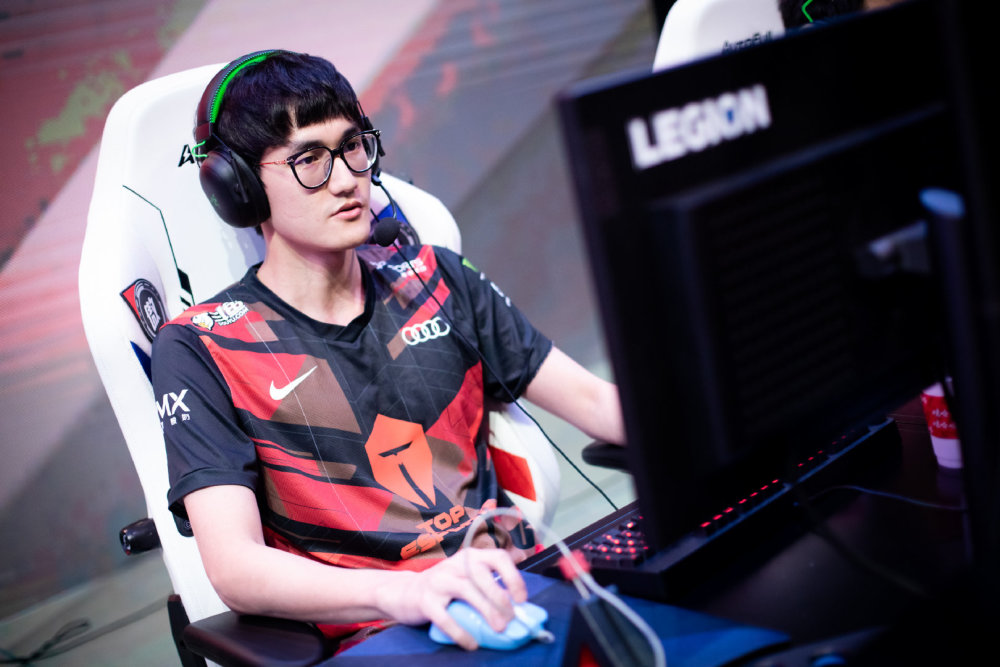 重要助攻引爆全场!,Karsa意外战胜德国队赛场气氛高涨 重要助攻引爆全场!,Karsa意外战胜德国队赛场气氛高涨